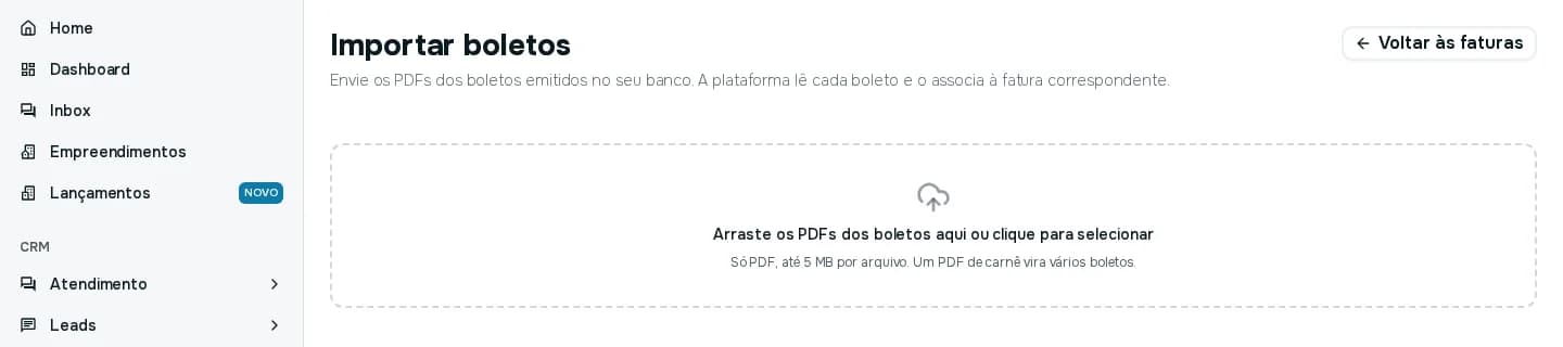 Tela Importar boletos, com a área para arrastar os PDFs dos boletos emitidos no banco