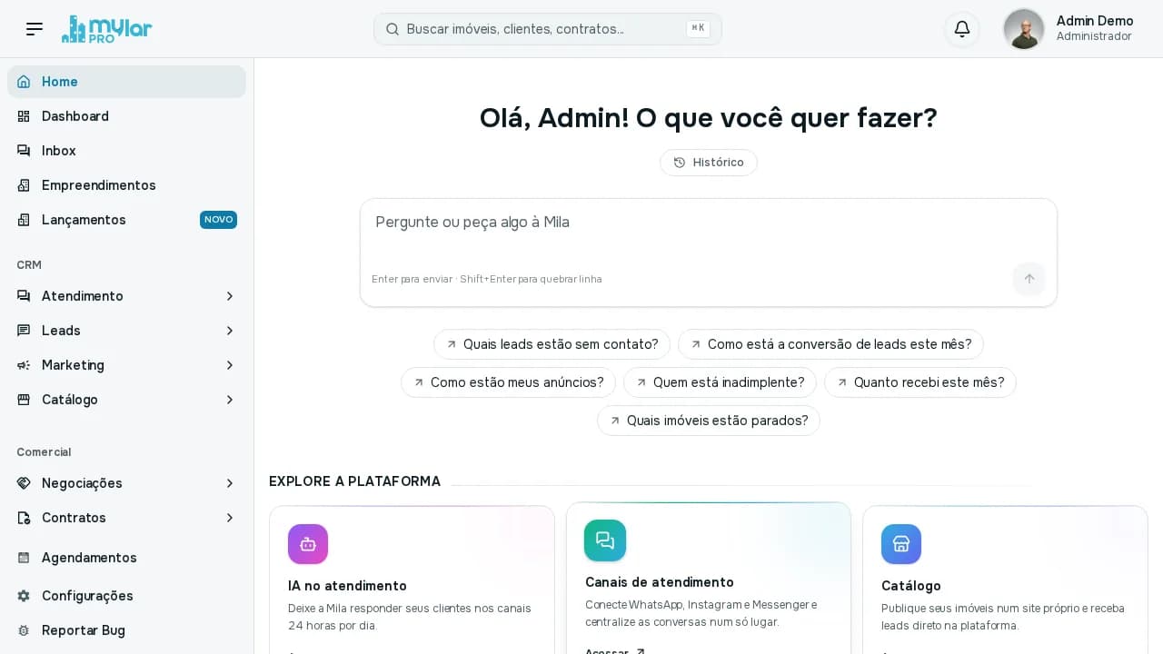 Tela inicial com a saudação, a caixa para perguntar à Mila, perguntas sugeridas e os cartões Explore a plataforma