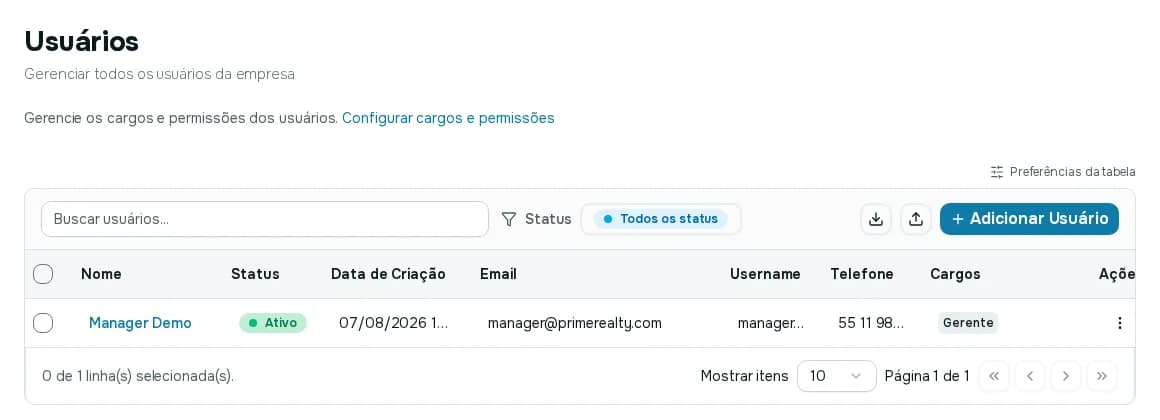 Tela Usuários com a busca, o filtro de status, os botões de exportar e importar, o botão Adicionar Usuário e a tabela de usuários