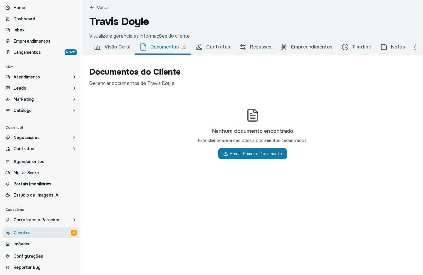 Aba Documentos de um cliente sem arquivos, com o botão Enviar Primeiro Documento