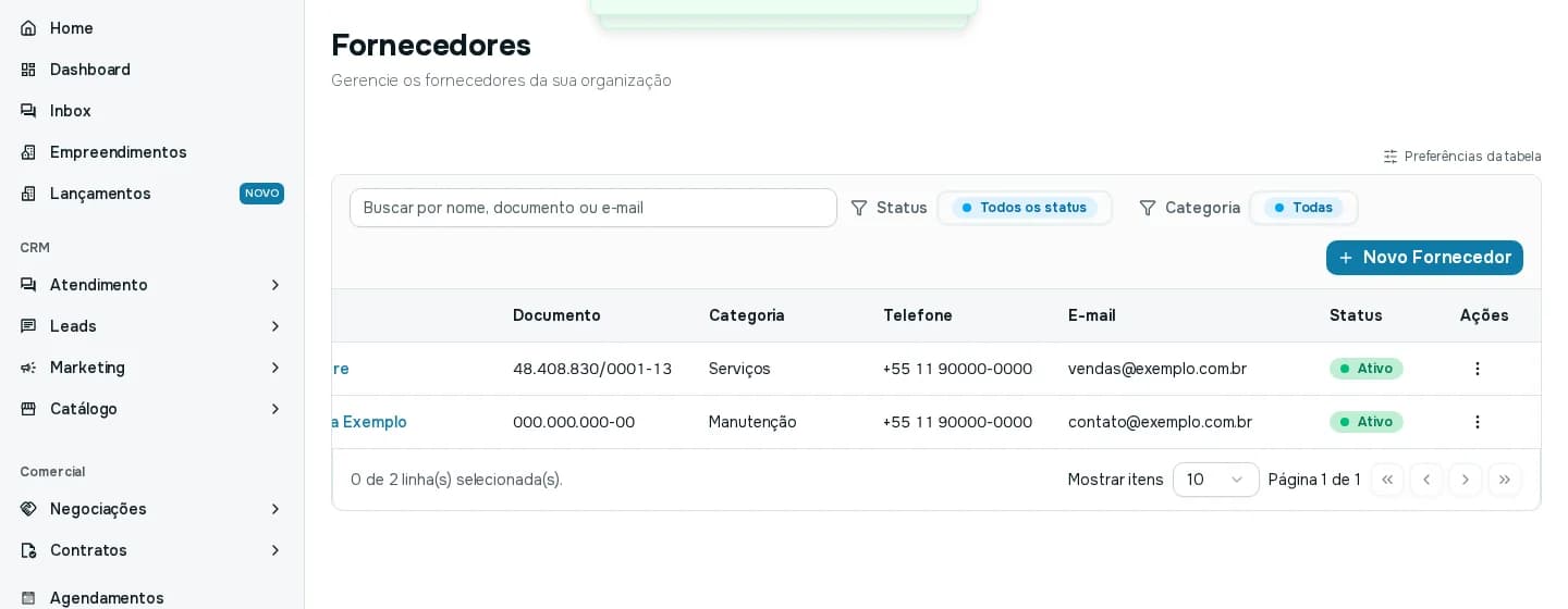 Tela Fornecedores com a busca, os filtros de Status e Categoria, o botão Novo Fornecedor e a tabela de fornecedores