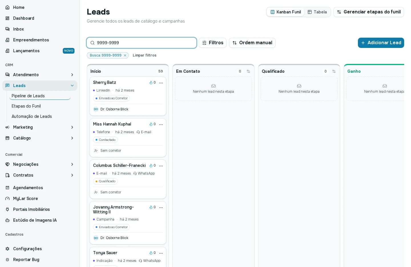 Tela Leads no modo Kanban Funil, com as colunas Início, Em Contato, Qualificado e Ganho e os cartões dos leads